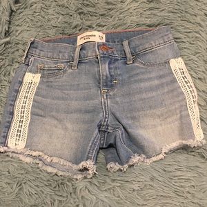 Girls 9/10 Abercrombie jean shorts